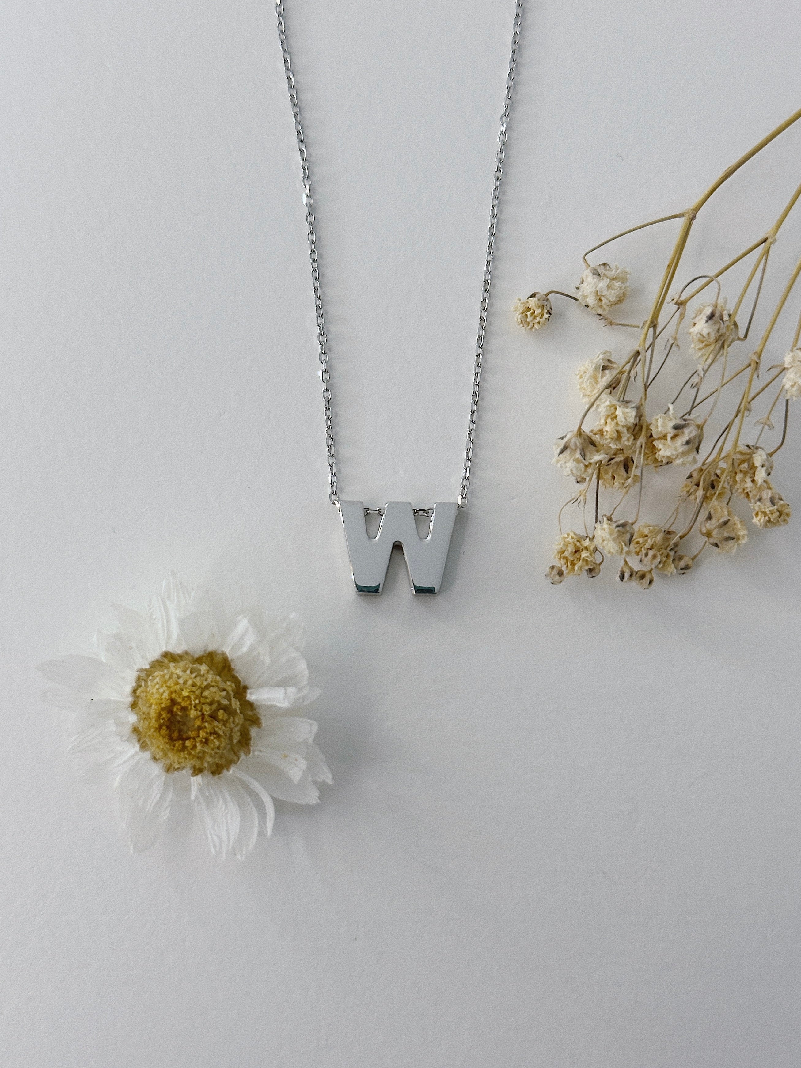 Collana "W"